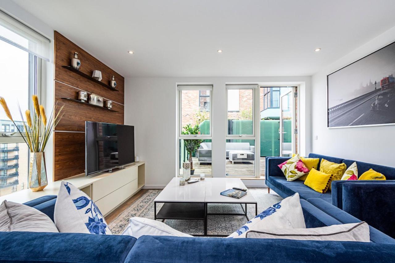 Апартаменти Chiswick Park 3 Bed 3 Bath West London - Parking Екстер'єр фото